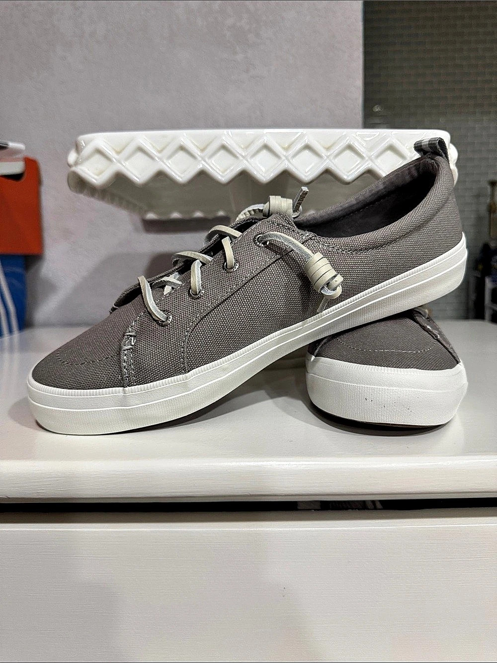 Sperry Crest Vibe Sneaker Gray & White US 9.5 W, NIB
